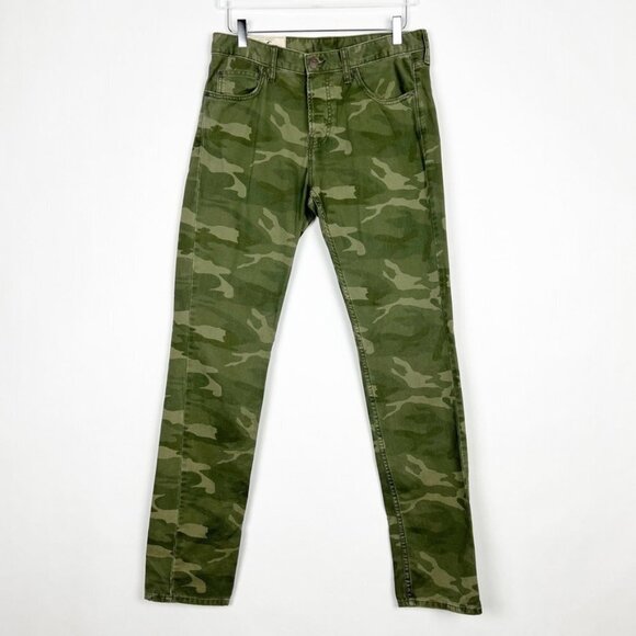 Hollister Button-Fly Slim Straight Leg Camouflage Jeans. Green. 32 x 34 - Picture 2 of 15